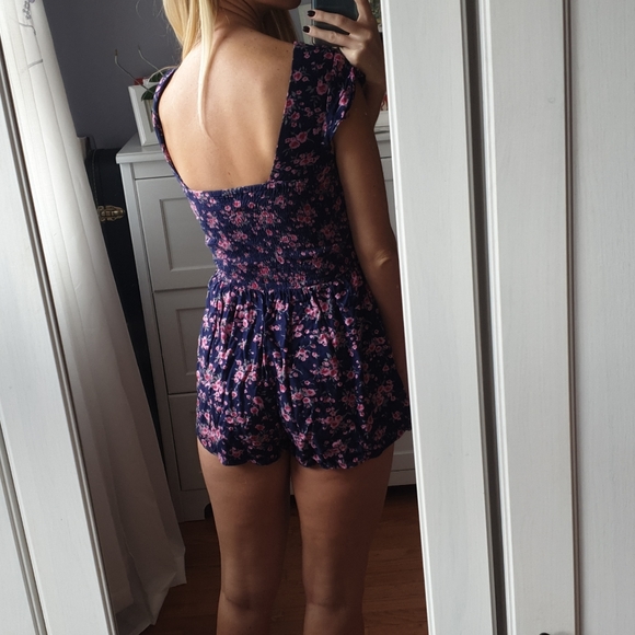 Floral Urban Outfitters playsuit - Picture 2 of 4